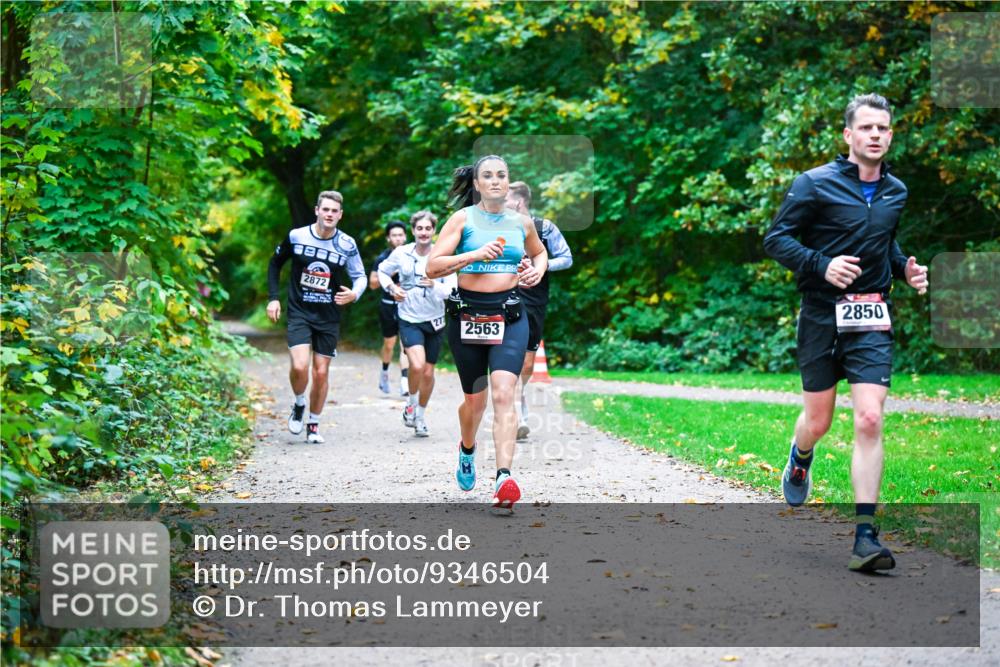 12.10.2025 - Bramfelder Halbmarathon 2025 Dr. Thomas Lammeyer http://msf.ph/oto/9346504 12.10.2025 10:20:28 Laufen 2872, 27, 2563, 2850 meine-sportfotos.de