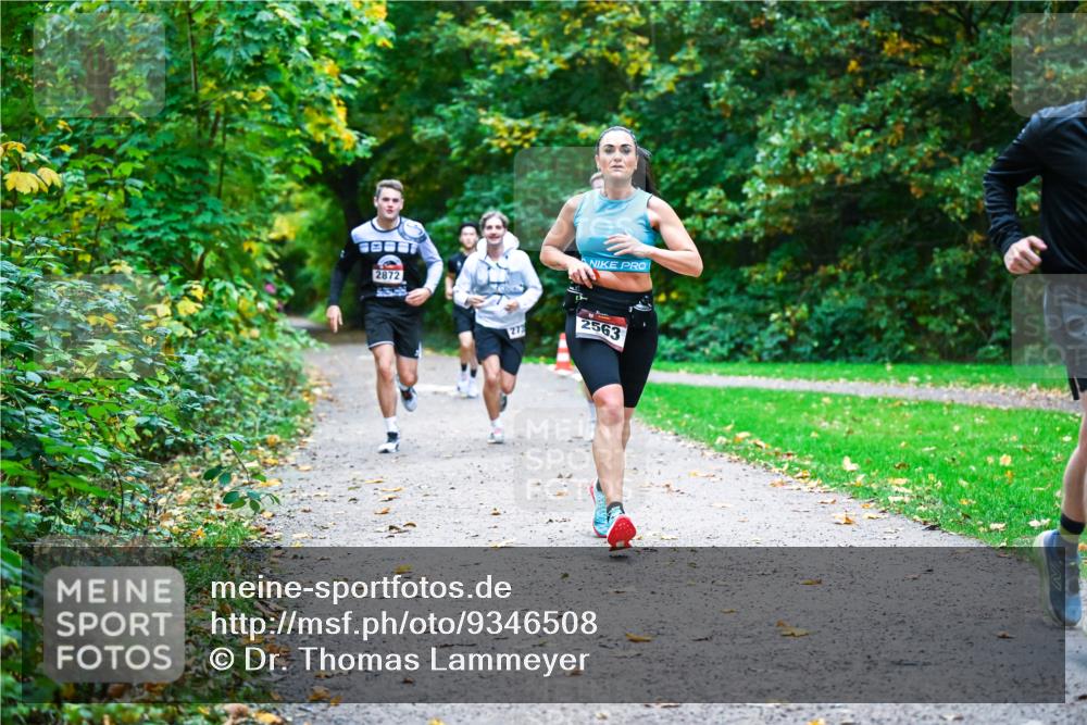12.10.2025 - Bramfelder Halbmarathon 2025 Dr. Thomas Lammeyer http://msf.ph/oto/9346508 12.10.2025 10:20:29 Laufen 18888, 2872, 273, 2563 meine-sportfotos.de