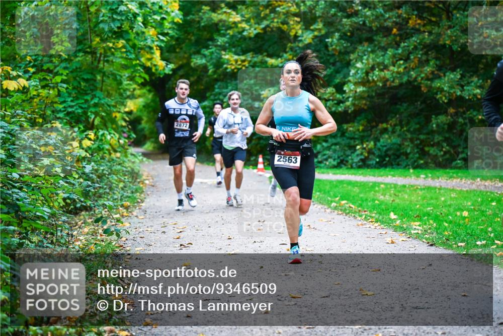 12.10.2025 - Bramfelder Halbmarathon 2025 Dr. Thomas Lammeyer http://msf.ph/oto/9346509 12.10.2025 10:20:29 Laufen 2872, 2563 meine-sportfotos.de