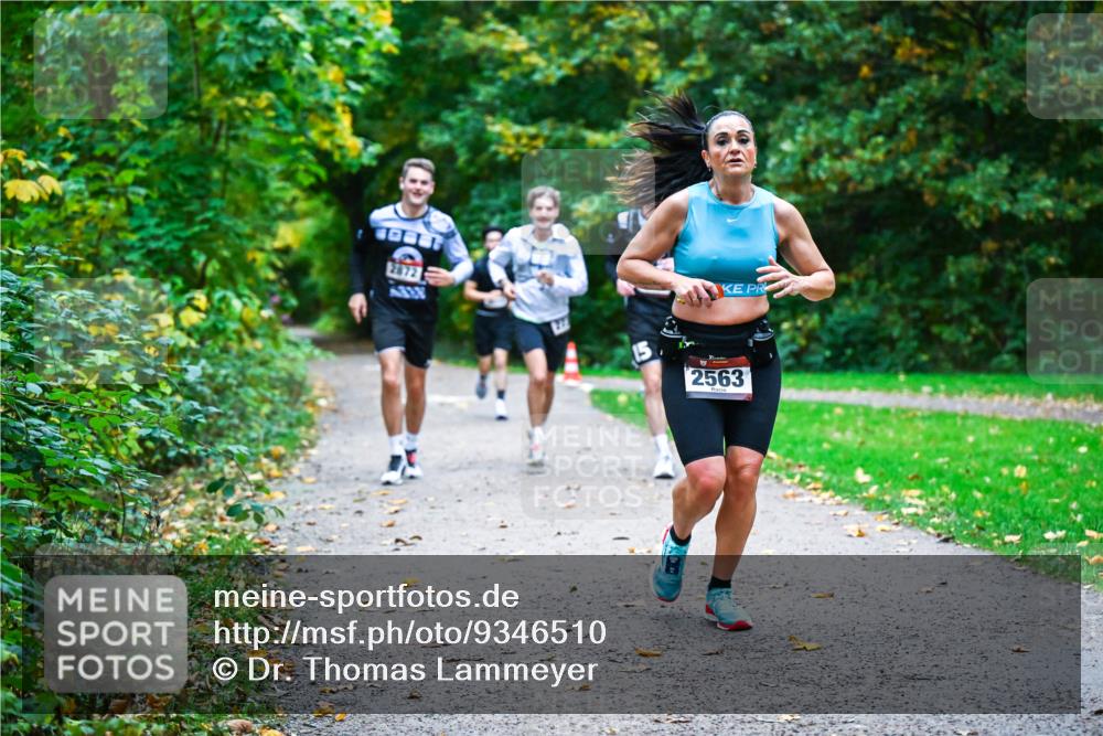 12.10.2025 - Bramfelder Halbmarathon 2025 Dr. Thomas Lammeyer http://msf.ph/oto/9346510 12.10.2025 10:20:29 Laufen 2872, 2563 meine-sportfotos.de