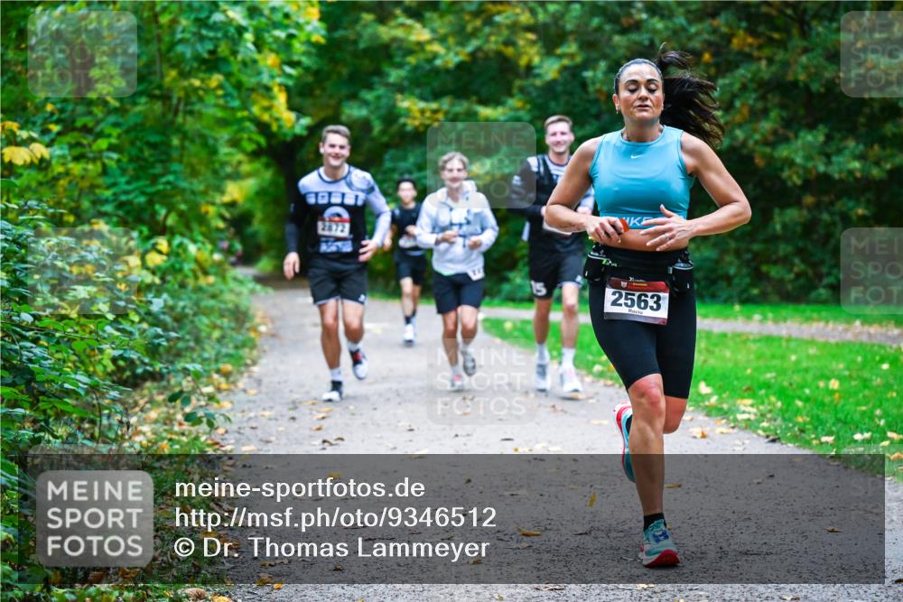 12.10.2025 - Bramfelder Halbmarathon 2025 Dr. Thomas Lammeyer http://msf.ph/oto/9346512 12.10.2025 10:20:30 Laufen 2872, 2563 meine-sportfotos.de