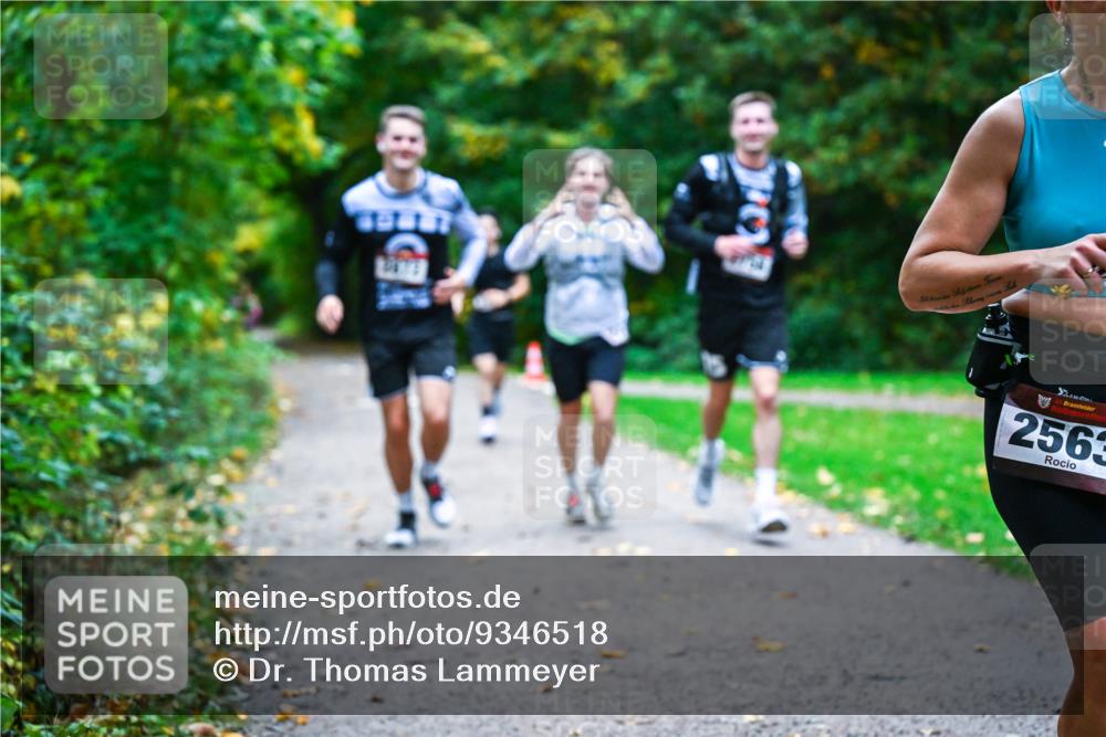 12.10.2025 - Bramfelder Halbmarathon 2025 Dr. Thomas Lammeyer http://msf.ph/oto/9346518 12.10.2025 10:20:30 Laufen 2563 meine-sportfotos.de