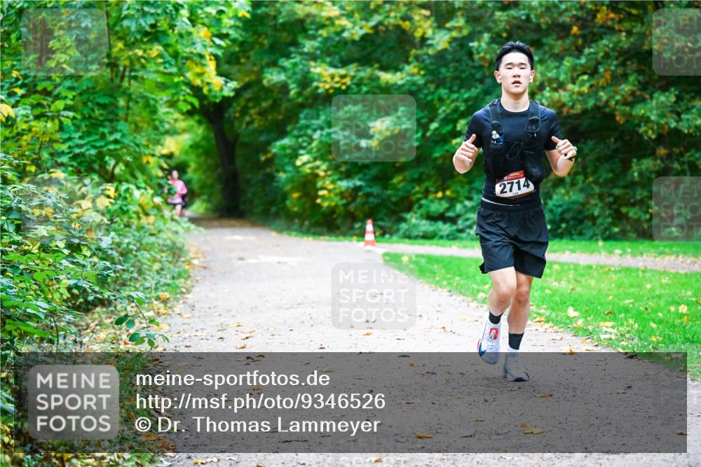 12.10.2025 - Bramfelder Halbmarathon 2025 Dr. Thomas Lammeyer http://msf.ph/oto/9346526 12.10.2025 10:20:33 Laufen 2714 meine-sportfotos.de