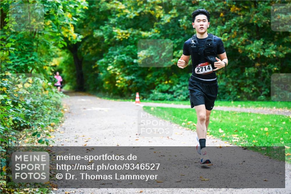 12.10.2025 - Bramfelder Halbmarathon 2025 Dr. Thomas Lammeyer http://msf.ph/oto/9346527 12.10.2025 10:20:33 Laufen 2714 meine-sportfotos.de