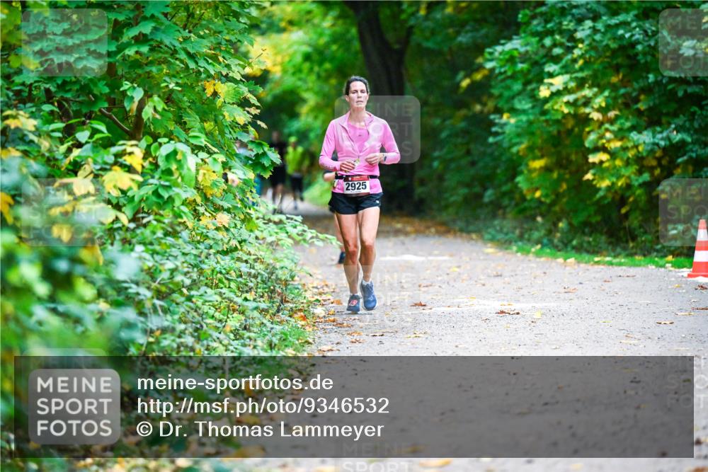12.10.2025 - Bramfelder Halbmarathon 2025 Dr. Thomas Lammeyer http://msf.ph/oto/9346532 12.10.2025 10:20:38 Laufen 2925 meine-sportfotos.de