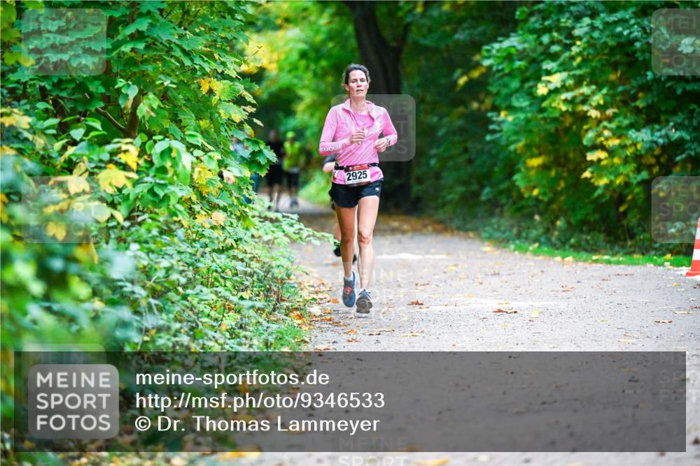 12.10.2025 - Bramfelder Halbmarathon 2025 Dr. Thomas Lammeyer http://msf.ph/oto/9346533 12.10.2025 10:20:38 Laufen 2925 meine-sportfotos.de
