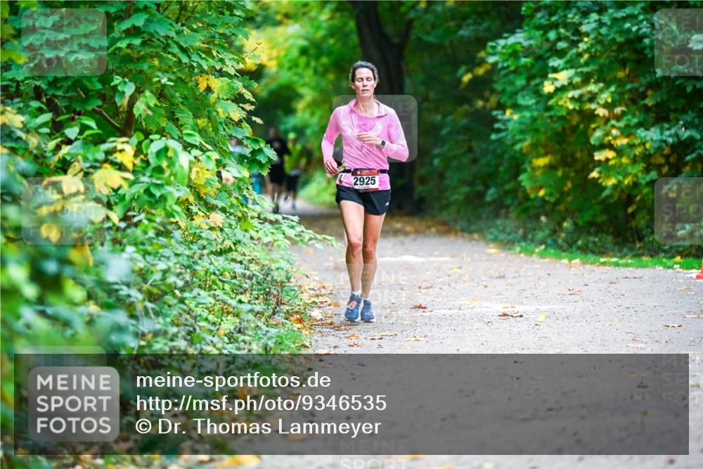 12.10.2025 - Bramfelder Halbmarathon 2025 Dr. Thomas Lammeyer http://msf.ph/oto/9346535 12.10.2025 10:20:39 Laufen 2925 meine-sportfotos.de