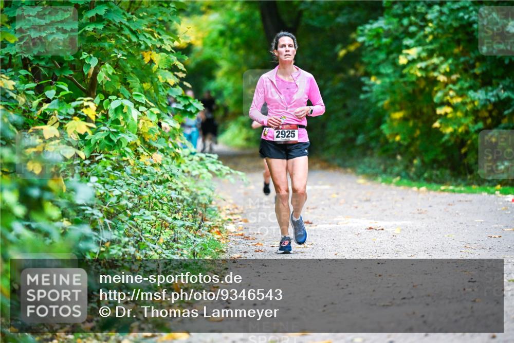 12.10.2025 - Bramfelder Halbmarathon 2025 Dr. Thomas Lammeyer http://msf.ph/oto/9346543 12.10.2025 10:20:40 Laufen 2925 meine-sportfotos.de
