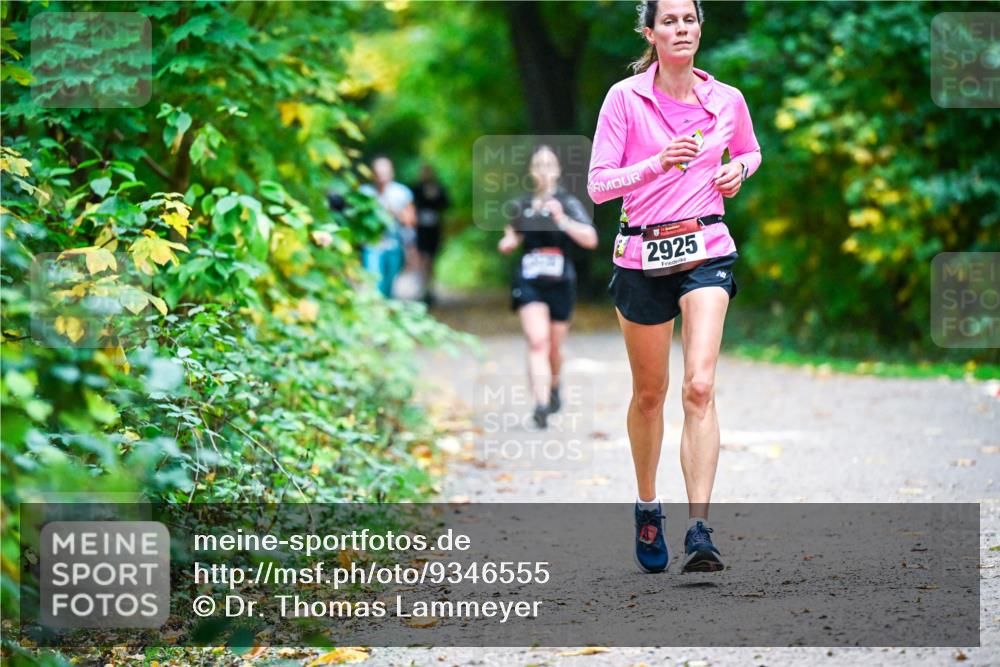 12.10.2025 - Bramfelder Halbmarathon 2025 Dr. Thomas Lammeyer http://msf.ph/oto/9346555 12.10.2025 10:20:41 Laufen 2925 meine-sportfotos.de