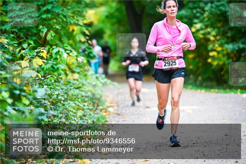 12.10.2025 - Bramfelder Halbmarathon 2025 Dr. Thomas Lammeyer http://msf.ph/oto/9346556 12.10.2025 10:20:41 Laufen 2925 meine-sportfotos.de