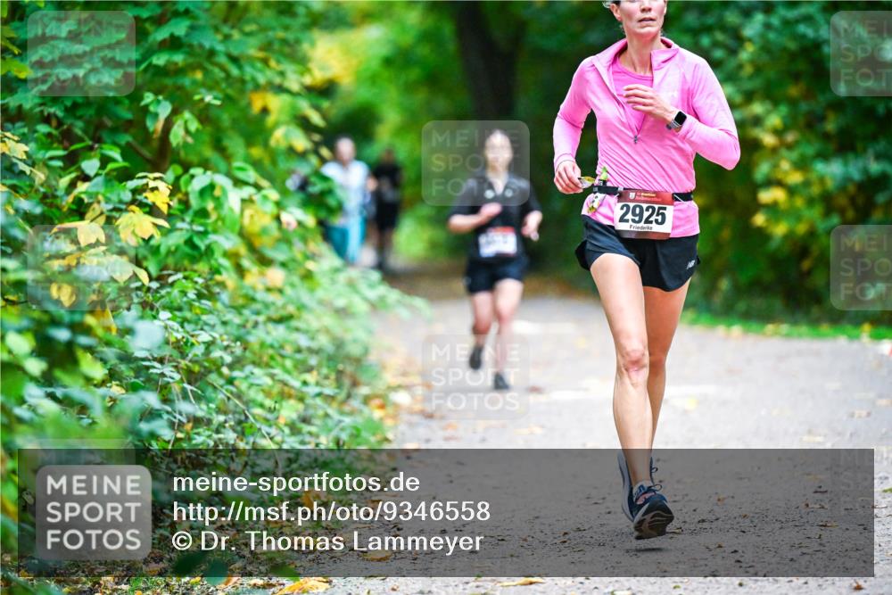 12.10.2025 - Bramfelder Halbmarathon 2025 Dr. Thomas Lammeyer http://msf.ph/oto/9346558 12.10.2025 10:20:42 Laufen 2925 meine-sportfotos.de