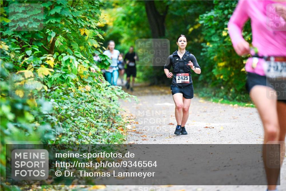 12.10.2025 - Bramfelder Halbmarathon 2025 Dr. Thomas Lammeyer http://msf.ph/oto/9346564 12.10.2025 10:20:43 Laufen 2425 meine-sportfotos.de