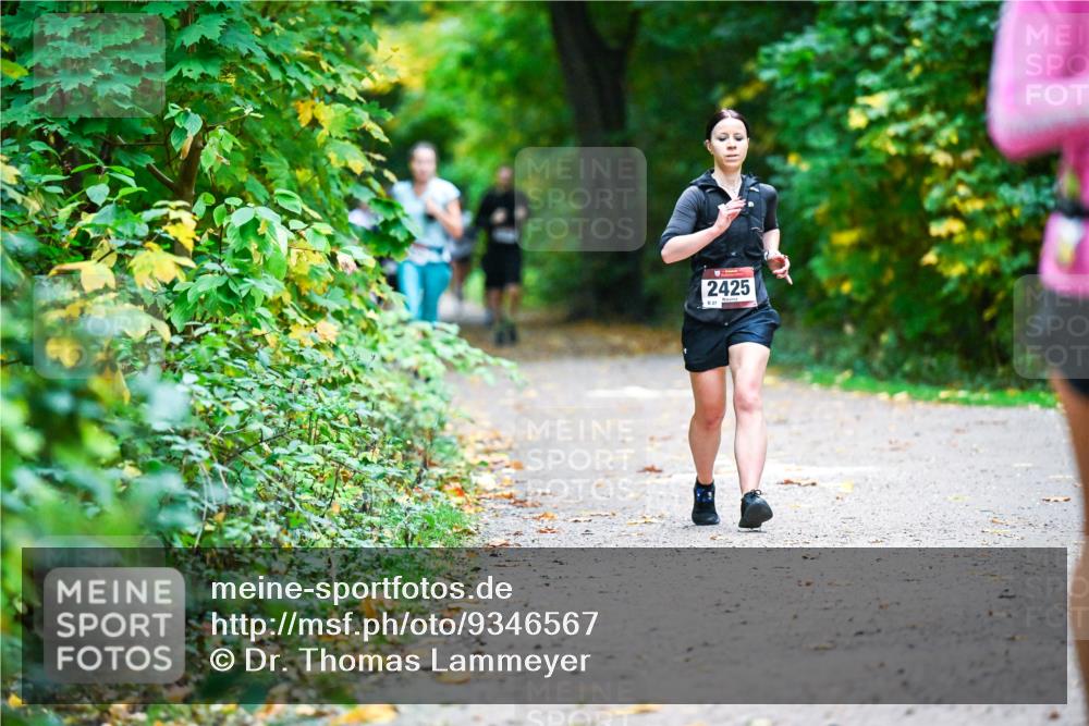 12.10.2025 - Bramfelder Halbmarathon 2025 Dr. Thomas Lammeyer http://msf.ph/oto/9346567 12.10.2025 10:20:44 Laufen 2425 meine-sportfotos.de