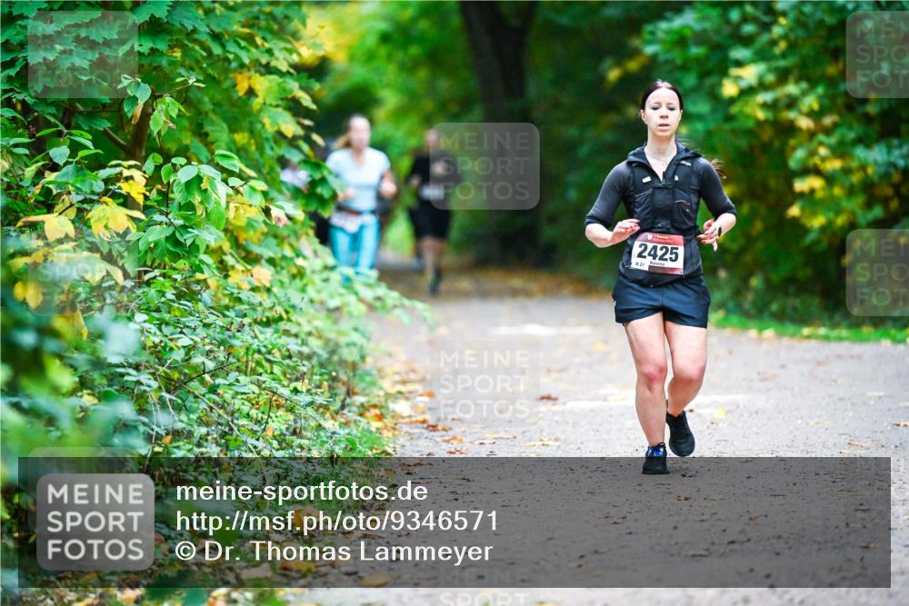 12.10.2025 - Bramfelder Halbmarathon 2025 Dr. Thomas Lammeyer http://msf.ph/oto/9346571 12.10.2025 10:20:44 Laufen 2425, 827 meine-sportfotos.de