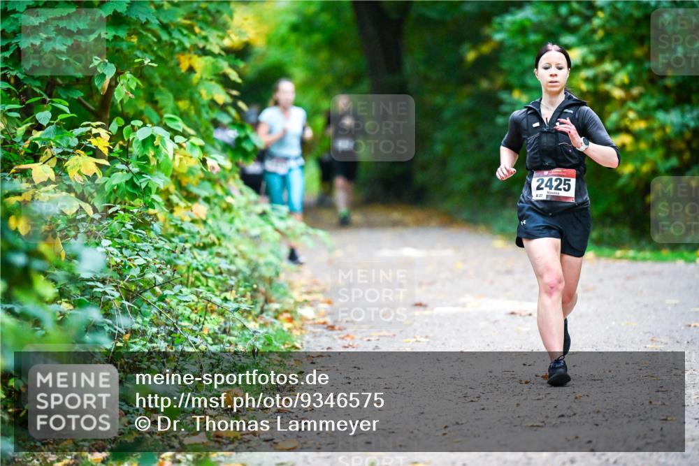 12.10.2025 - Bramfelder Halbmarathon 2025 Dr. Thomas Lammeyer http://msf.ph/oto/9346575 12.10.2025 10:20:45 Laufen 2425 meine-sportfotos.de