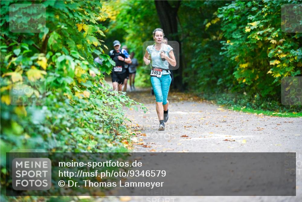 12.10.2025 - Bramfelder Halbmarathon 2025 Dr. Thomas Lammeyer http://msf.ph/oto/9346579 12.10.2025 10:20:47 Laufen 2453 meine-sportfotos.de