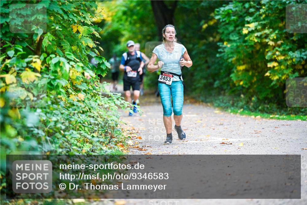 12.10.2025 - Bramfelder Halbmarathon 2025 Dr. Thomas Lammeyer http://msf.ph/oto/9346583 12.10.2025 10:20:48 Laufen 2453 meine-sportfotos.de