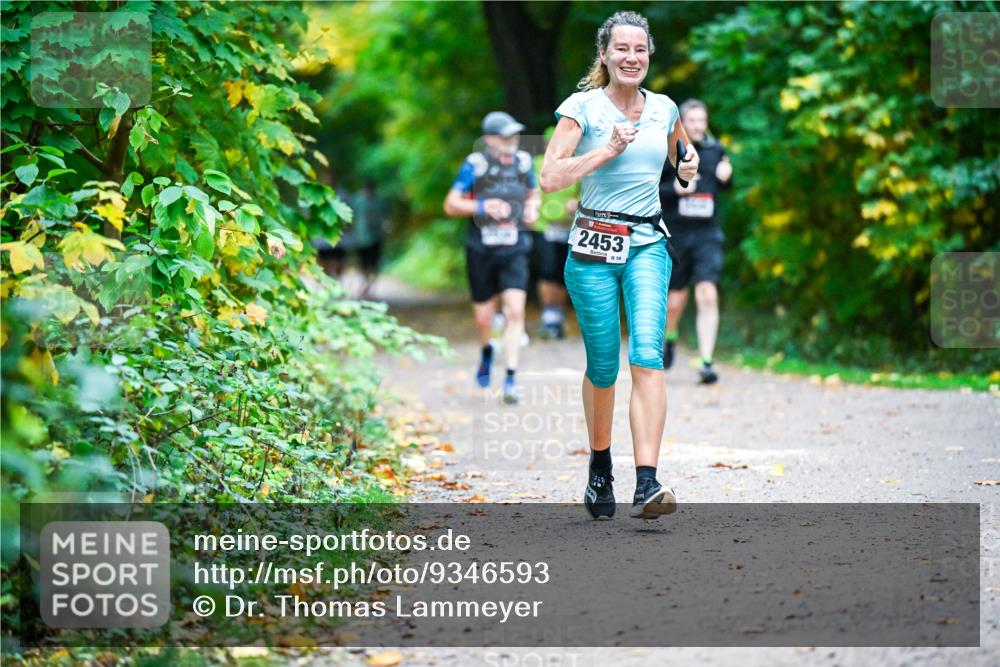12.10.2025 - Bramfelder Halbmarathon 2025 Dr. Thomas Lammeyer http://msf.ph/oto/9346593 12.10.2025 10:20:50 Laufen 2453, 858 meine-sportfotos.de