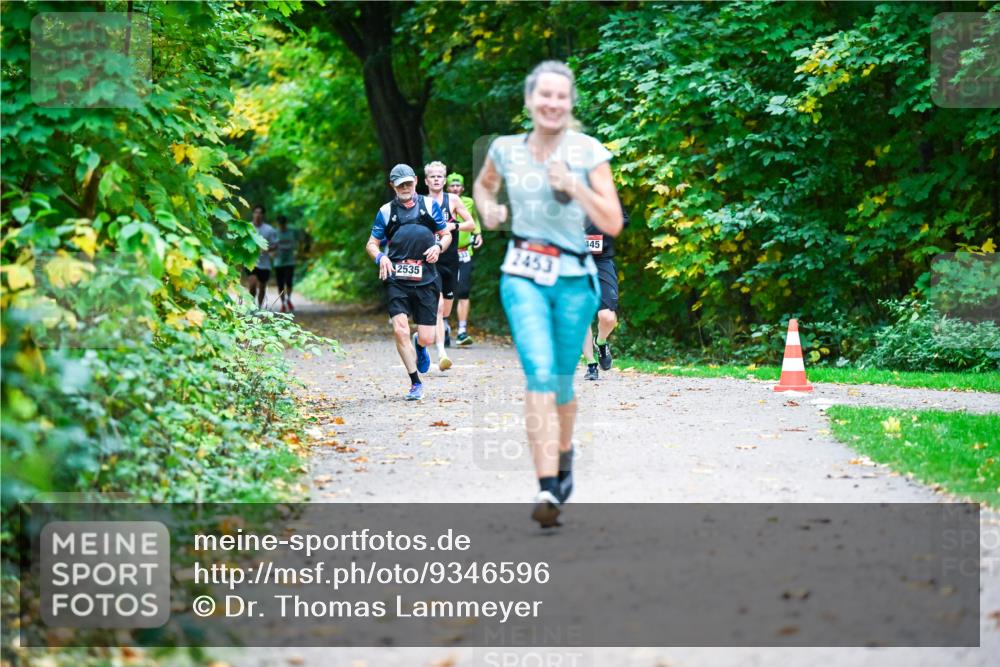 12.10.2025 - Bramfelder Halbmarathon 2025 Dr. Thomas Lammeyer http://msf.ph/oto/9346596 12.10.2025 10:20:51 Laufen 2535, 2453, 445 meine-sportfotos.de