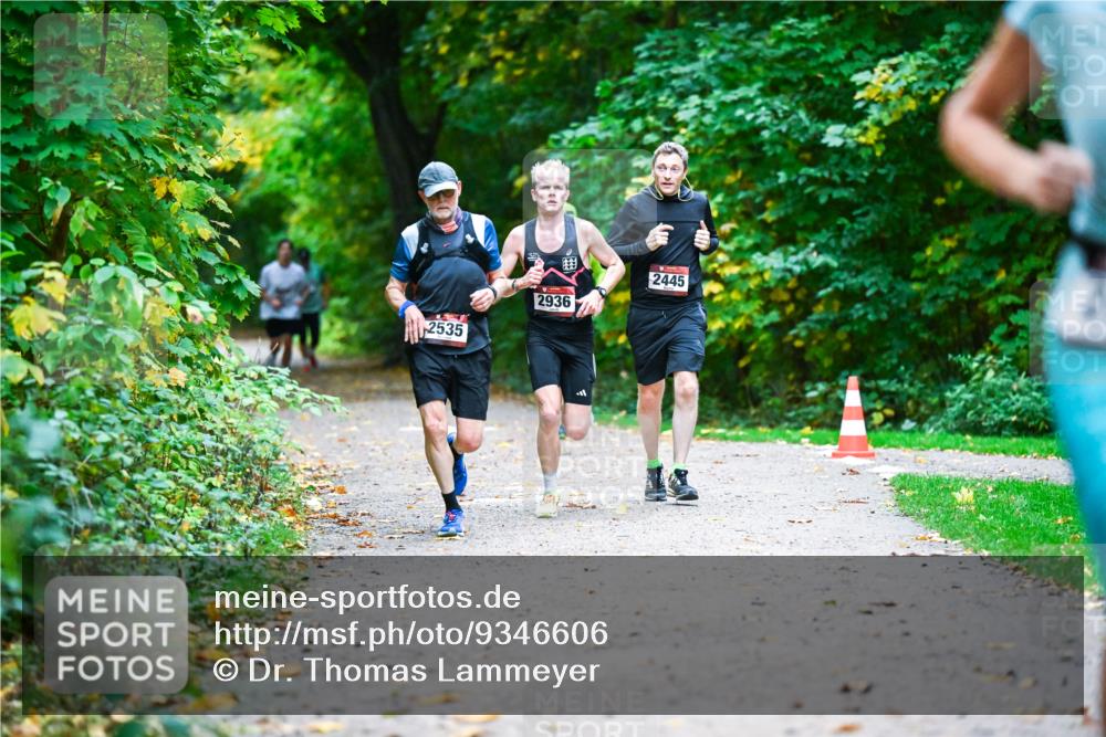 12.10.2025 - Bramfelder Halbmarathon 2025 Dr. Thomas Lammeyer http://msf.ph/oto/9346606 12.10.2025 10:20:54 Laufen 2535, 2445, 2936 meine-sportfotos.de