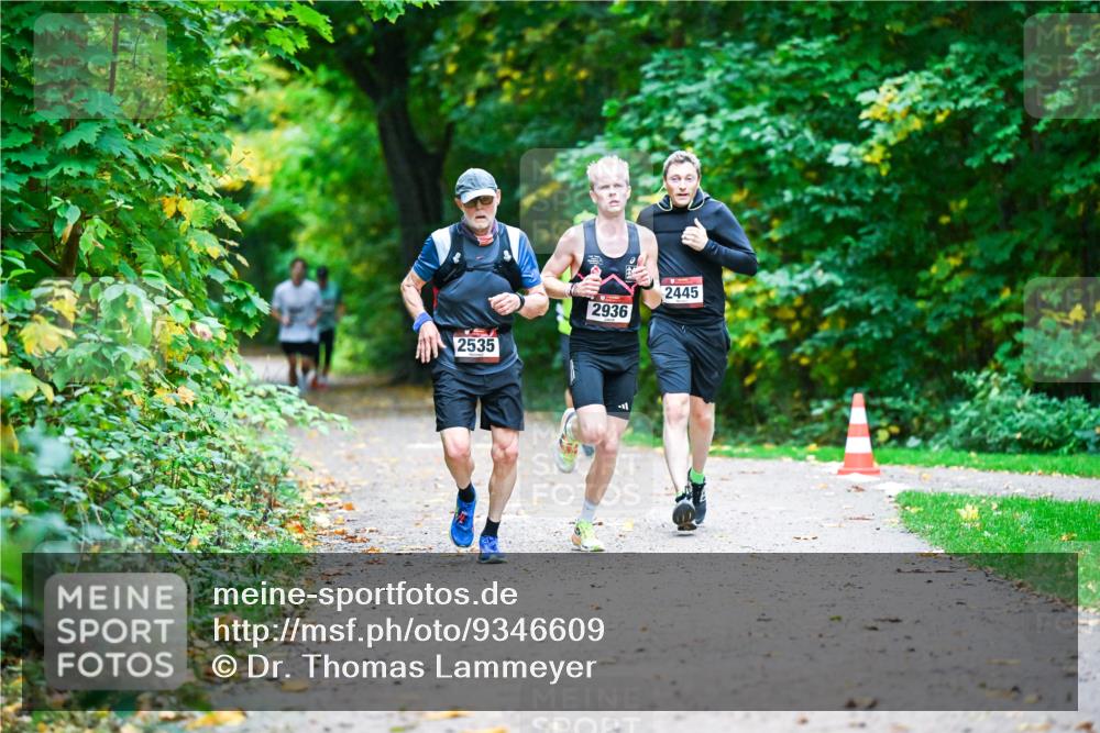 12.10.2025 - Bramfelder Halbmarathon 2025 Dr. Thomas Lammeyer http://msf.ph/oto/9346609 12.10.2025 10:20:54 Laufen 2535, 2936, 2445 meine-sportfotos.de