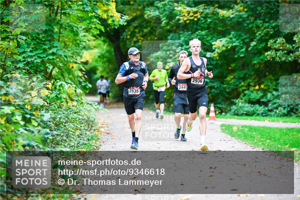 12.10.2025 - Bramfelder Halbmarathon 2025 Dr. Thomas Lammeyer http://msf.ph/oto/9346618 12.10.2025 10:20:55 Laufen 2535, 2445, 2936 meine-sportfotos.de