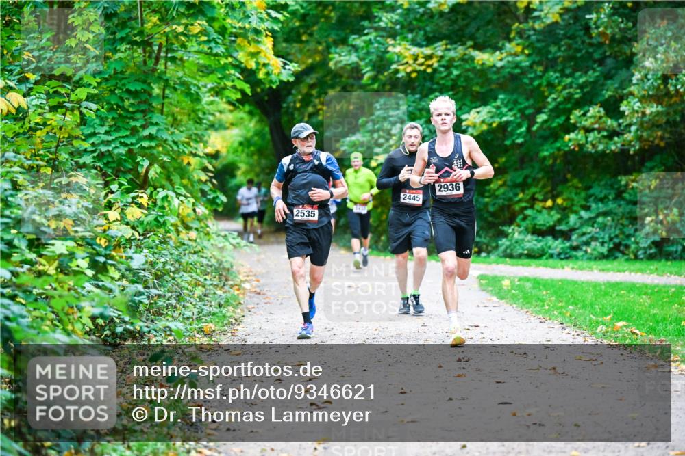 12.10.2025 - Bramfelder Halbmarathon 2025 Dr. Thomas Lammeyer http://msf.ph/oto/9346621 12.10.2025 10:20:56 Laufen 2936, 2445, 2535 meine-sportfotos.de