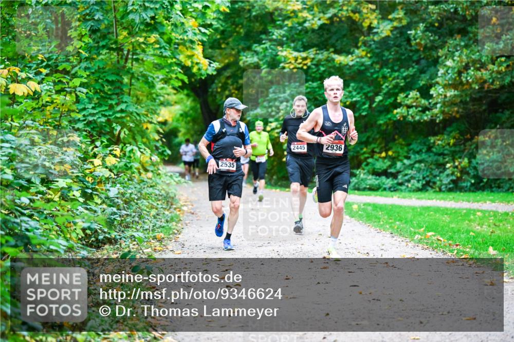 12.10.2025 - Bramfelder Halbmarathon 2025 Dr. Thomas Lammeyer http://msf.ph/oto/9346624 12.10.2025 10:20:56 Laufen 2535, 2445, 2936 meine-sportfotos.de