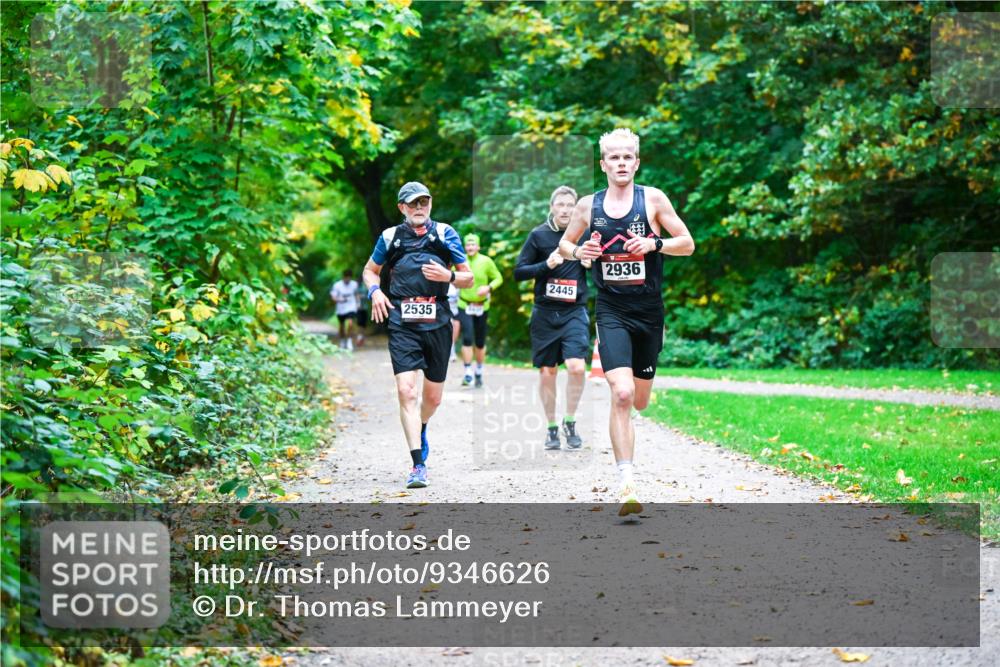 12.10.2025 - Bramfelder Halbmarathon 2025 Dr. Thomas Lammeyer http://msf.ph/oto/9346626 12.10.2025 10:20:56 Laufen 2535, 2445, 2936 meine-sportfotos.de