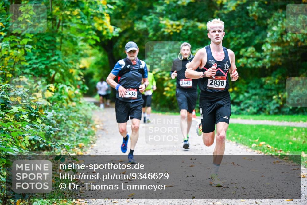 12.10.2025 - Bramfelder Halbmarathon 2025 Dr. Thomas Lammeyer http://msf.ph/oto/9346629 12.10.2025 10:20:57 Laufen 2535, 2445, 2936 meine-sportfotos.de