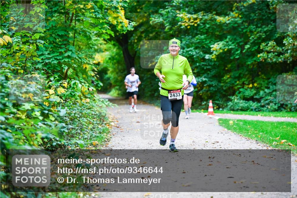 12.10.2025 - Bramfelder Halbmarathon 2025 Dr. Thomas Lammeyer http://msf.ph/oto/9346644 12.10.2025 10:21:01 Laufen 2433 meine-sportfotos.de
