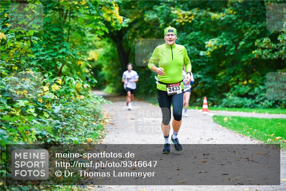 12.10.2025 - Bramfelder Halbmarathon 2025 Dr. Thomas Lammeyer http://msf.ph/oto/9346647 12.10.2025 10:21:01 Laufen 2433 meine-sportfotos.de