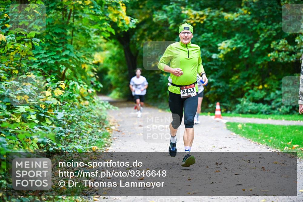 12.10.2025 - Bramfelder Halbmarathon 2025 Dr. Thomas Lammeyer http://msf.ph/oto/9346648 12.10.2025 10:21:01 Laufen 2433 meine-sportfotos.de