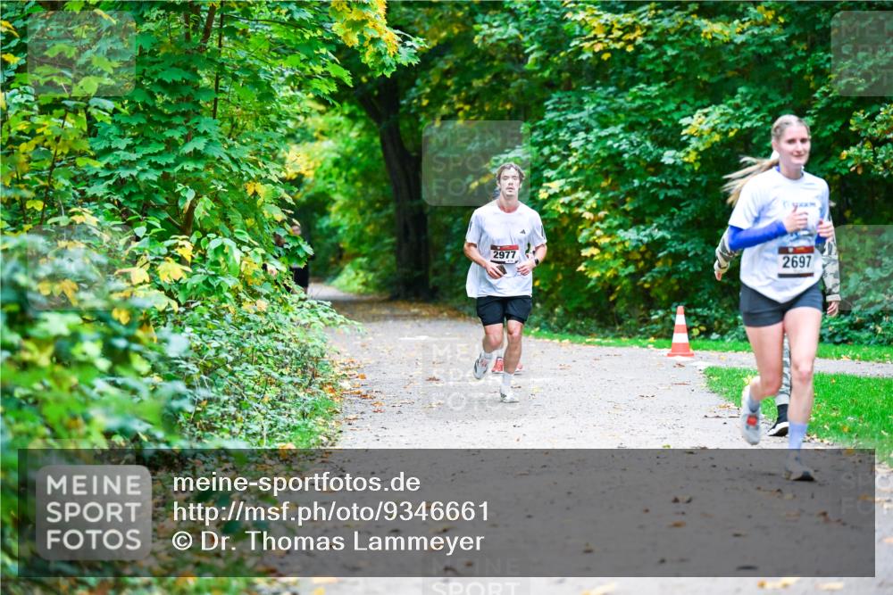 12.10.2025 - Bramfelder Halbmarathon 2025 Dr. Thomas Lammeyer http://msf.ph/oto/9346661 12.10.2025 10:21:05 Laufen 2977, 2697 meine-sportfotos.de