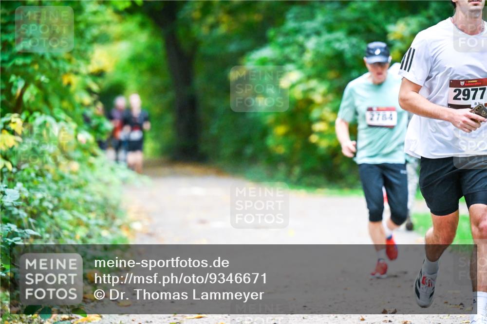 12.10.2025 - Bramfelder Halbmarathon 2025 Dr. Thomas Lammeyer http://msf.ph/oto/9346671 12.10.2025 10:21:09 Laufen 2784, 34, 2977 meine-sportfotos.de