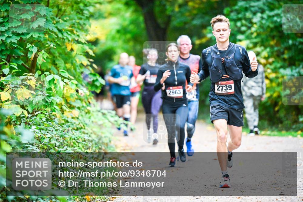 12.10.2025 - Bramfelder Halbmarathon 2025 Dr. Thomas Lammeyer http://msf.ph/oto/9346704 12.10.2025 10:21:17 Laufen 2739, 2963, 09 meine-sportfotos.de