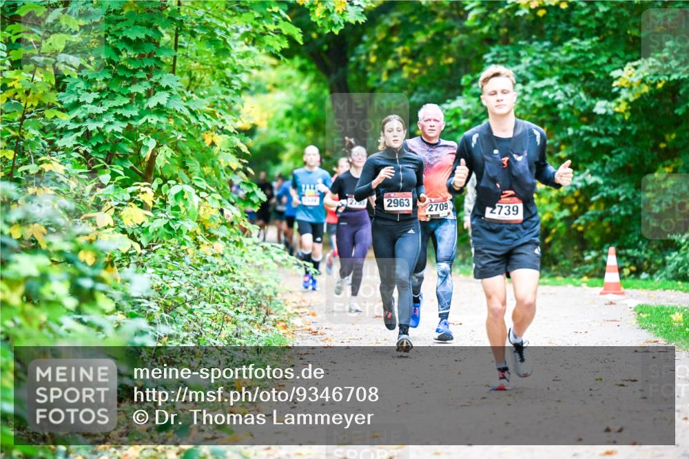 12.10.2025 - Bramfelder Halbmarathon 2025 Dr. Thomas Lammeyer http://msf.ph/oto/9346708 12.10.2025 10:21:18 Laufen 2963, 2709, 2739 meine-sportfotos.de