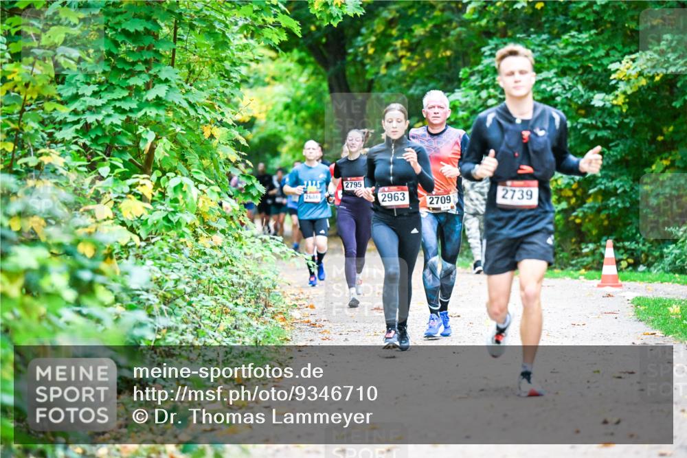 12.10.2025 - Bramfelder Halbmarathon 2025 Dr. Thomas Lammeyer http://msf.ph/oto/9346710 12.10.2025 10:21:18 Laufen 2125, 2795, 2686, 2963, 2709, 2739 meine-sportfotos.de