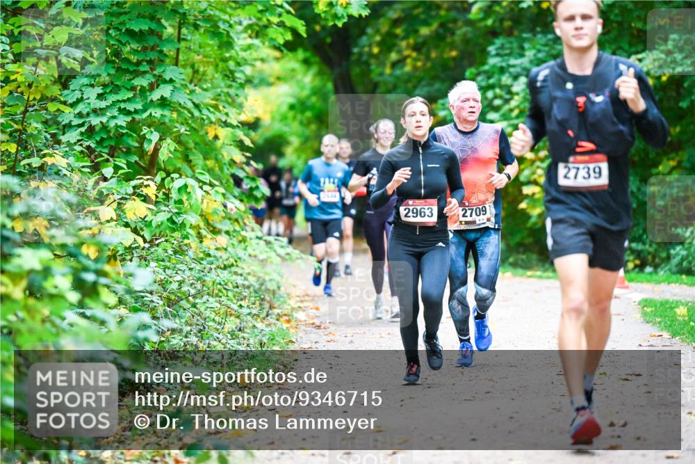 12.10.2025 - Bramfelder Halbmarathon 2025 Dr. Thomas Lammeyer http://msf.ph/oto/9346715 12.10.2025 10:21:19 Laufen 2963, 2709, 2739 meine-sportfotos.de