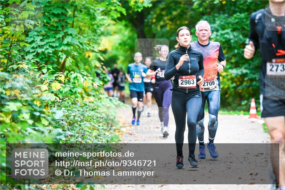 12.10.2025 - Bramfelder Halbmarathon 2025 Dr. Thomas Lammeyer http://msf.ph/oto/9346721 12.10.2025 10:21:20 Laufen 2963, 2709, 8, 14, 273 meine-sportfotos.de