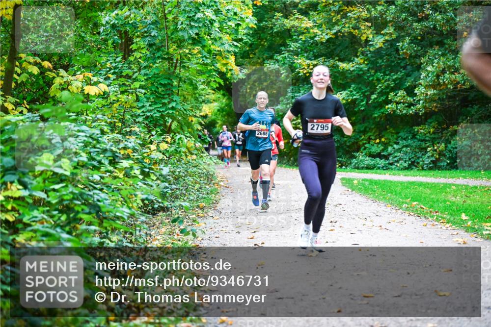 12.10.2025 - Bramfelder Halbmarathon 2025 Dr. Thomas Lammeyer http://msf.ph/oto/9346731 12.10.2025 10:21:24 Laufen 4125, 2795, 2686 meine-sportfotos.de