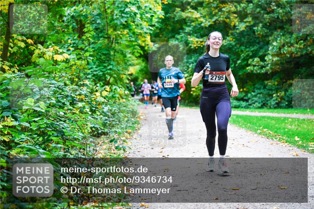 12.10.2025 - Bramfelder Halbmarathon 2025 Dr. Thomas Lammeyer http://msf.ph/oto/9346734 12.10.2025 10:21:24 Laufen 2686, 2795 meine-sportfotos.de