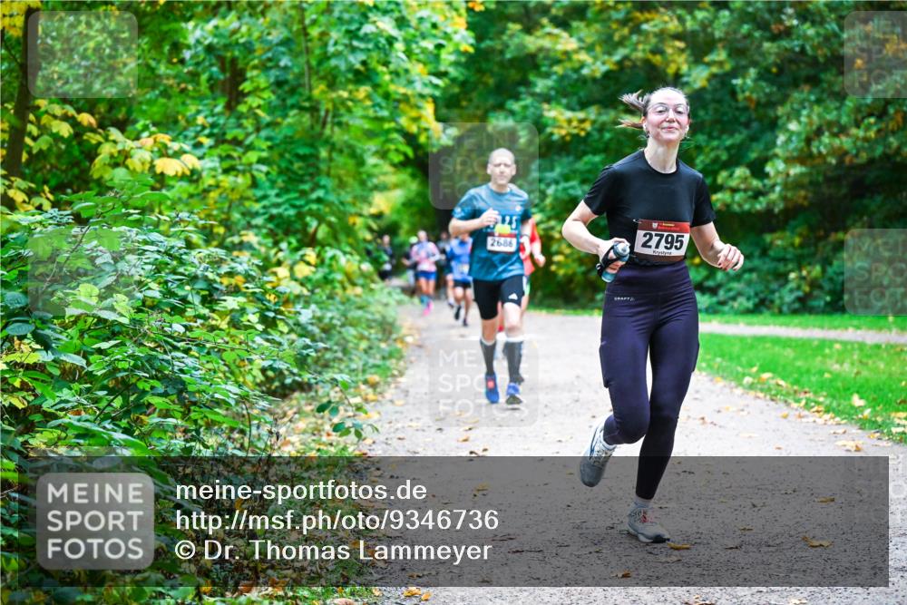 12.10.2025 - Bramfelder Halbmarathon 2025 Dr. Thomas Lammeyer http://msf.ph/oto/9346736 12.10.2025 10:21:24 Laufen 2686, 2795 meine-sportfotos.de