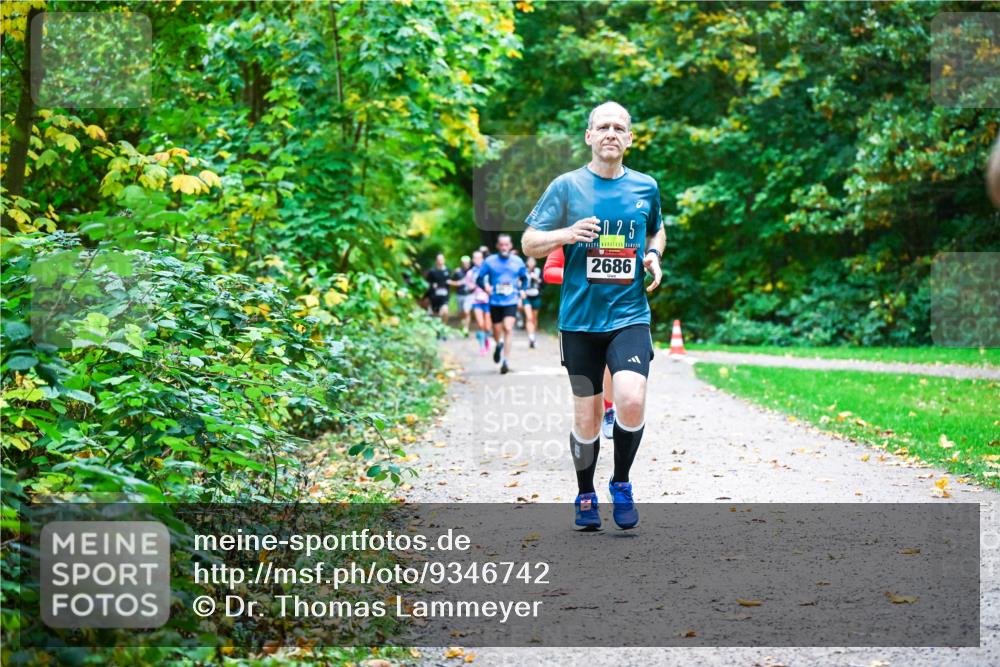 12.10.2025 - Bramfelder Halbmarathon 2025 Dr. Thomas Lammeyer http://msf.ph/oto/9346742 12.10.2025 10:21:26 Laufen 025, 2686 meine-sportfotos.de