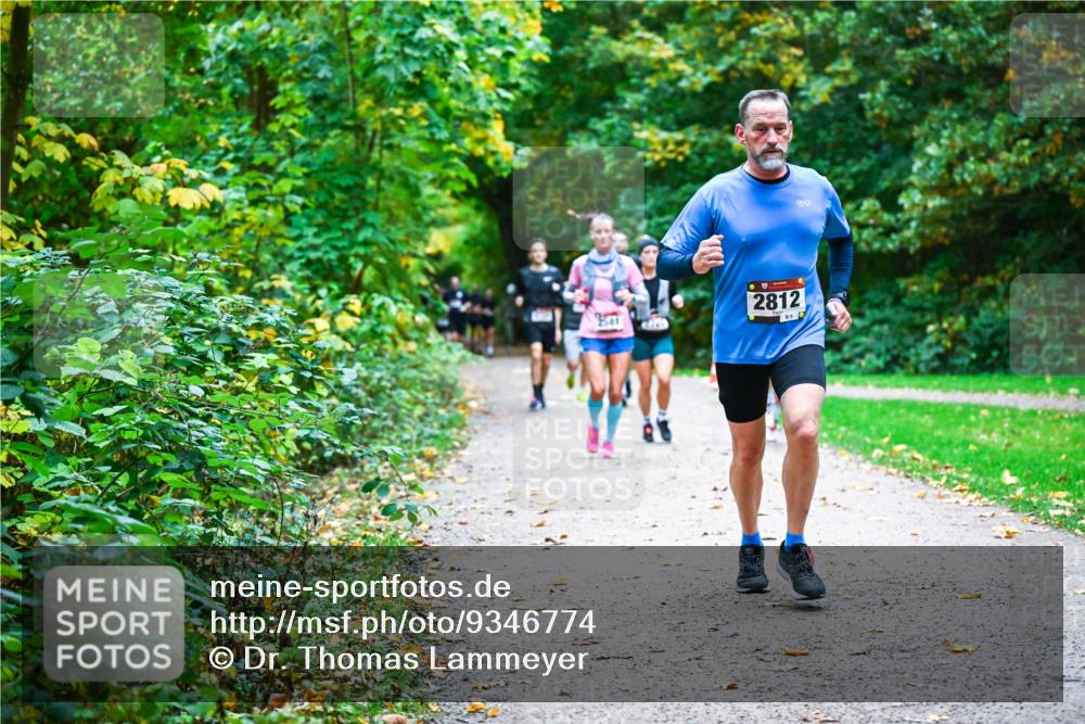 12.10.2025 - Bramfelder Halbmarathon 2025 Dr. Thomas Lammeyer http://msf.ph/oto/9346774 12.10.2025 10:21:31 Laufen 2812 meine-sportfotos.de