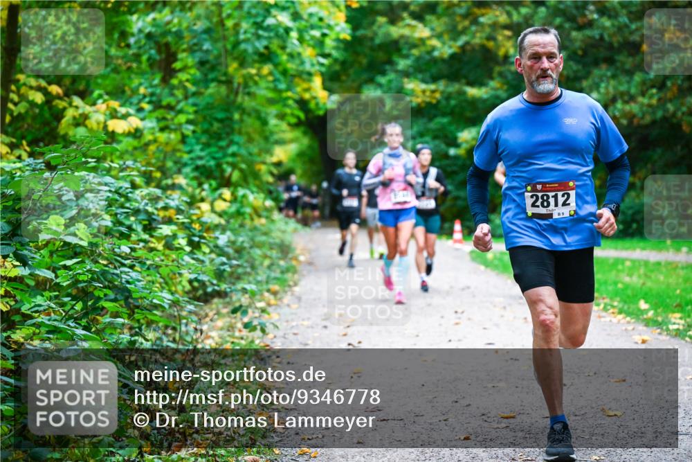 12.10.2025 - Bramfelder Halbmarathon 2025 Dr. Thomas Lammeyer http://msf.ph/oto/9346778 12.10.2025 10:21:32 Laufen 2812, 9 meine-sportfotos.de