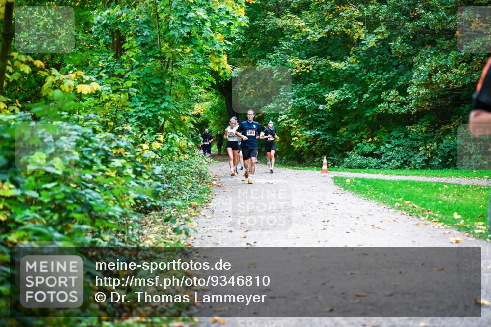 12.10.2025 - Bramfelder Halbmarathon 2025 Dr. Thomas Lammeyer http://msf.ph/oto/9346810 12.10.2025 10:21:38 Laufen 2972, 2451, 277 meine-sportfotos.de