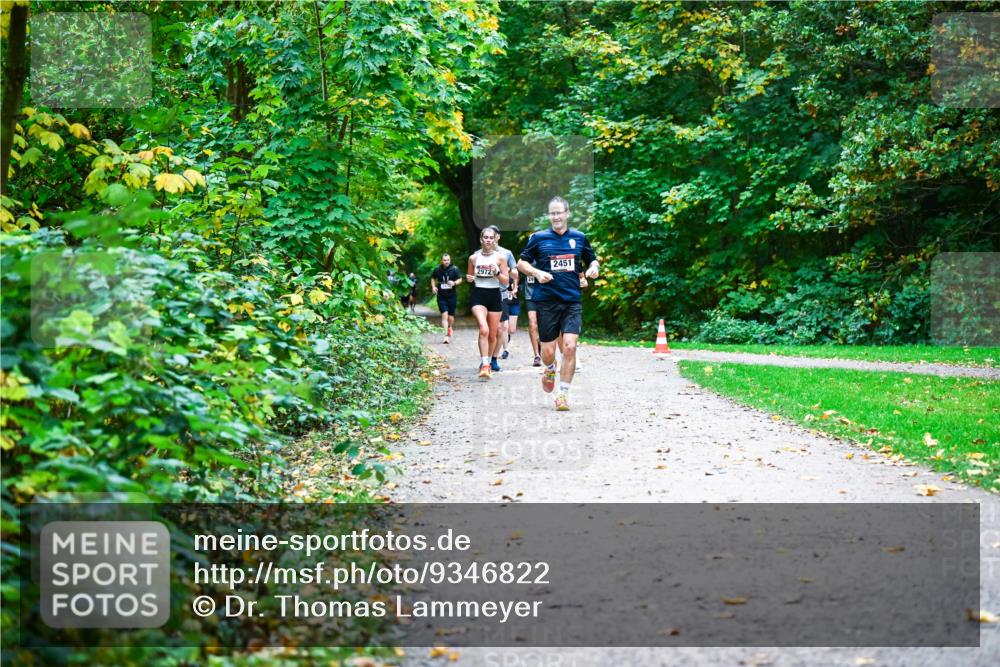 12.10.2025 - Bramfelder Halbmarathon 2025 Dr. Thomas Lammeyer http://msf.ph/oto/9346822 12.10.2025 10:21:40 Laufen 2972, 24, 2451 meine-sportfotos.de