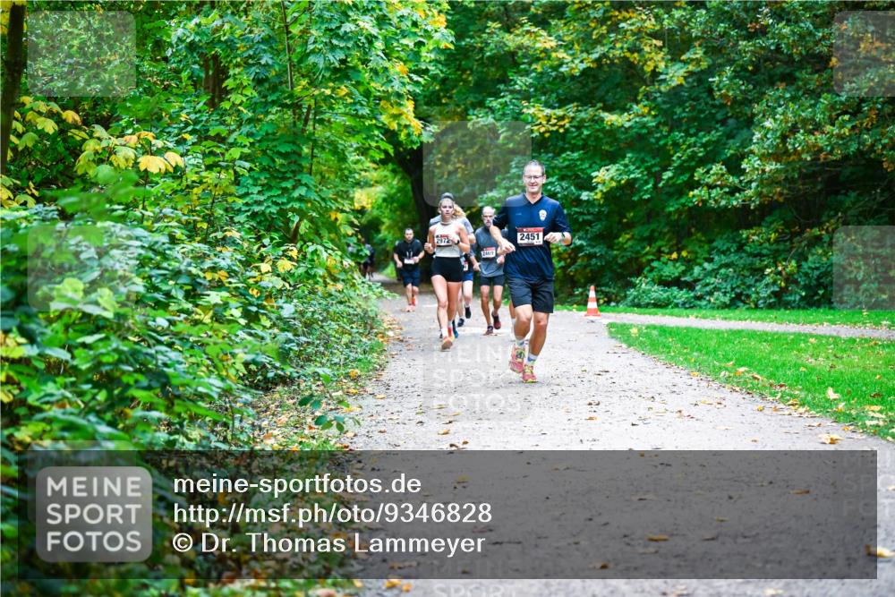 12.10.2025 - Bramfelder Halbmarathon 2025 Dr. Thomas Lammeyer http://msf.ph/oto/9346828 12.10.2025 10:21:41 Laufen 2972, 2469, 2451 meine-sportfotos.de