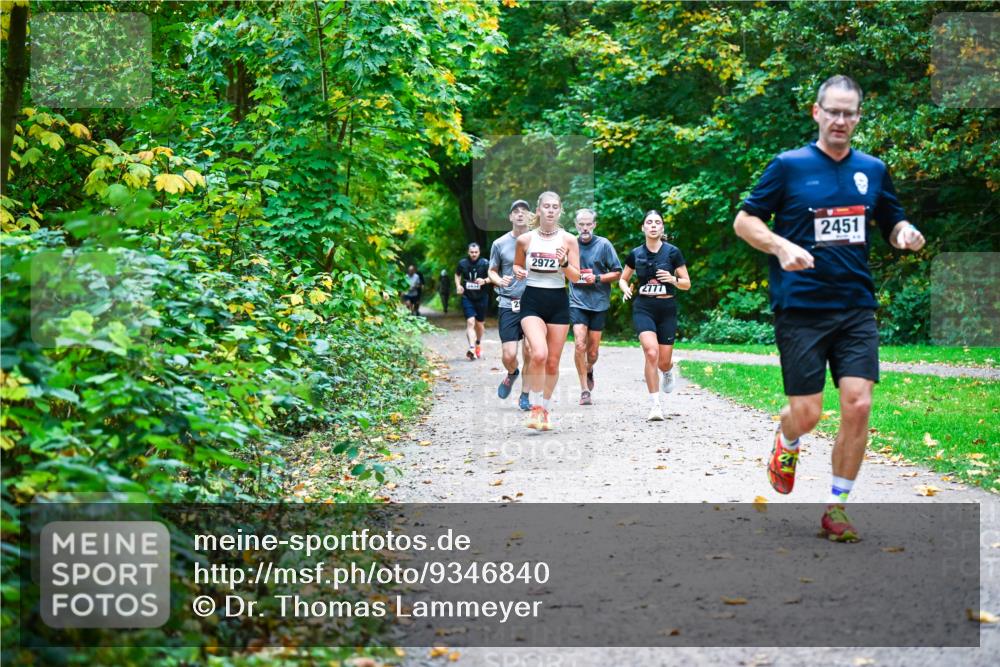 12.10.2025 - Bramfelder Halbmarathon 2025 Dr. Thomas Lammeyer http://msf.ph/oto/9346840 12.10.2025 10:21:43 Laufen 2972, 2777, 2451 meine-sportfotos.de
